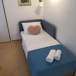 Lela Ii * Split