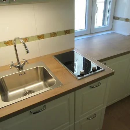 Lela Ii Apartment